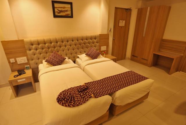 Hotel Anjali Park Kottayam Exteriör bild