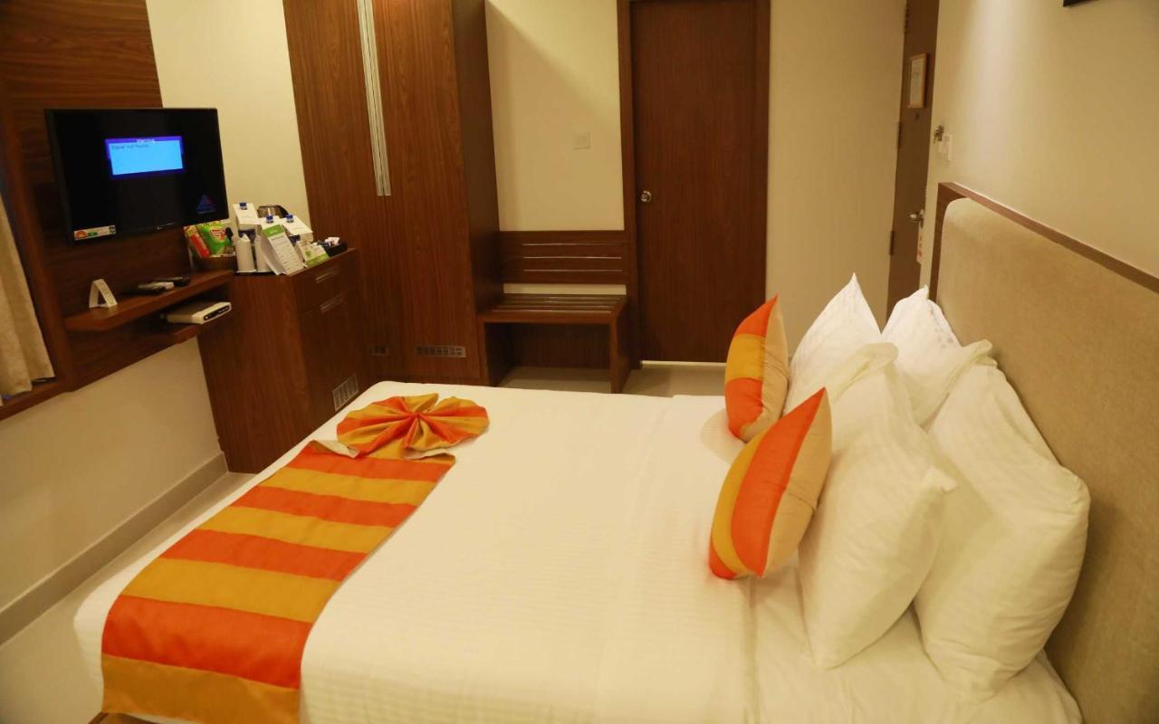 Hotel Anjali Park Kottayam Exteriör bild