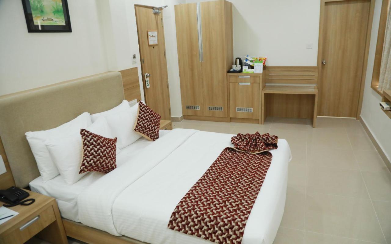 Hotel Anjali Park Kottayam Exteriör bild