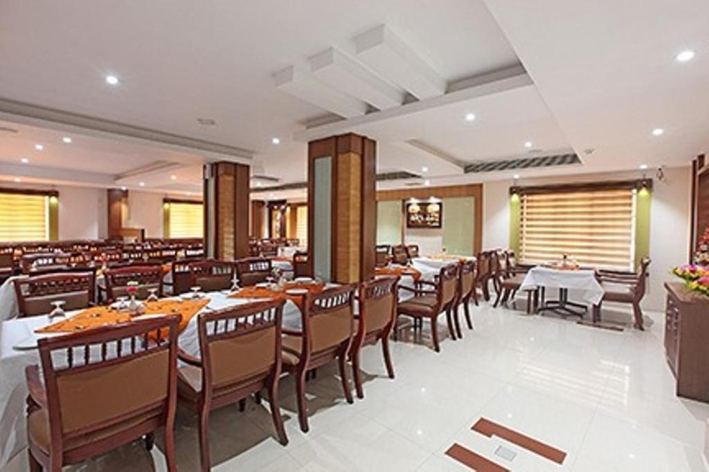 Hotel Anjali Park Kottayam Exteriör bild